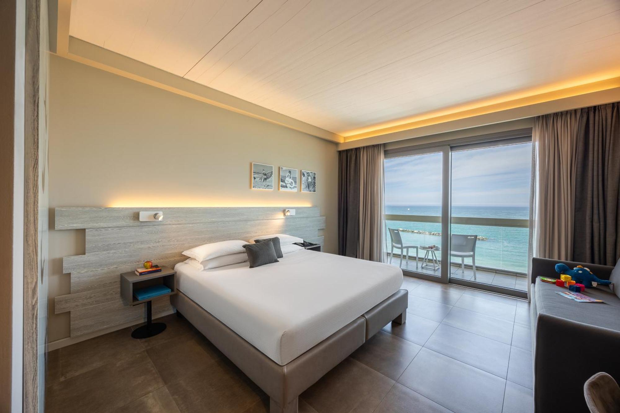 Nautilus Family Hotel 4*