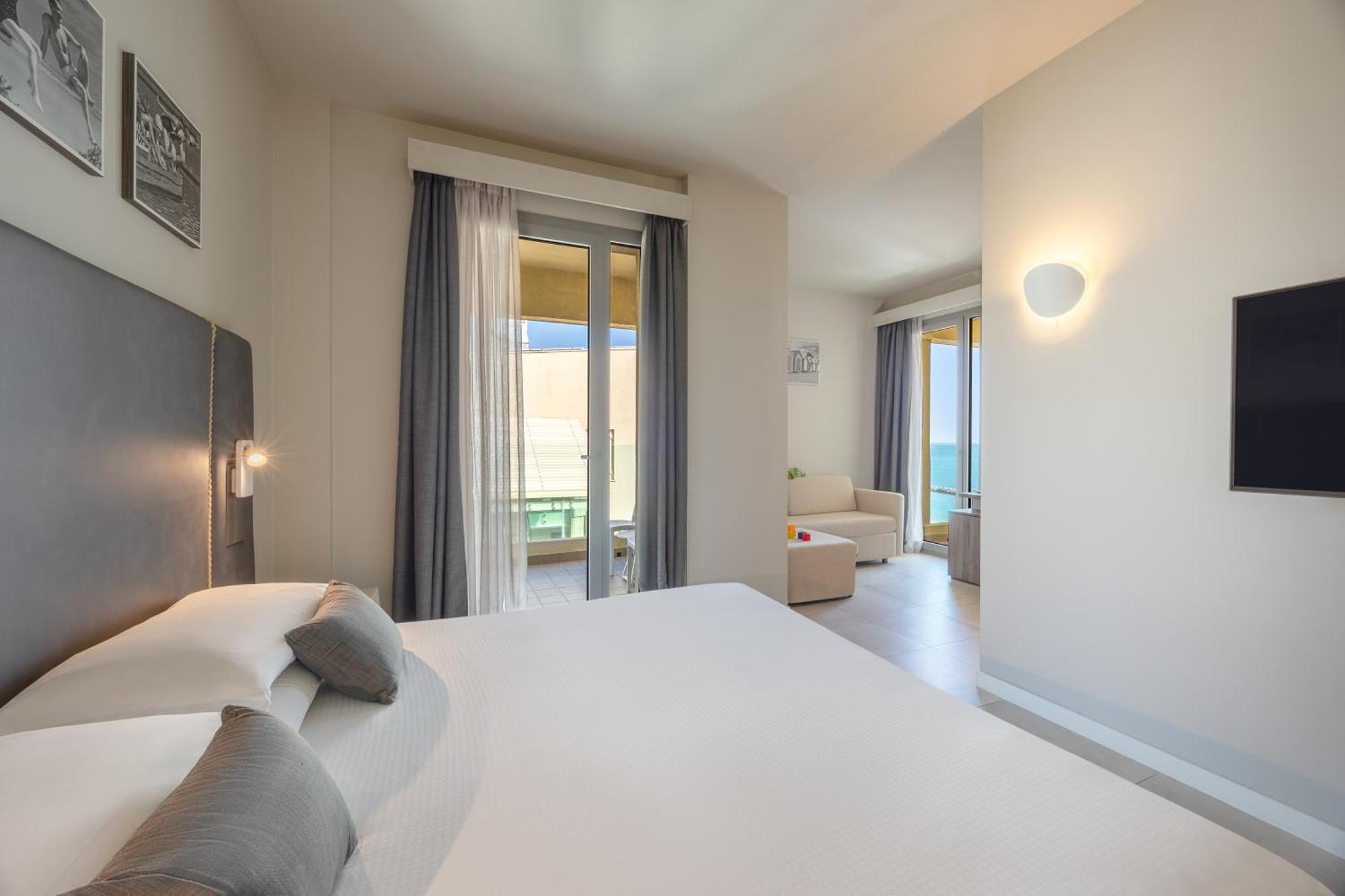Nautilus Family Hotel 4*
